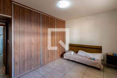 Casa à venda com 243m², 4 quartos e 2 vagasQuarto 1
