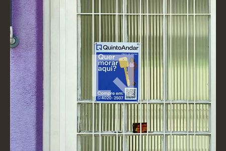 Casa à venda com 162m², 3 quartos e 4 vagas Casa à venda com 162m², 3 quartos e 4 vagasFachada