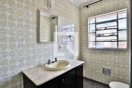 Casa à venda com 162m², 3 quartos e 4 vagas Casa à venda com 162m², 3 quartos e 4 vagasBanheiro do Quarto 2