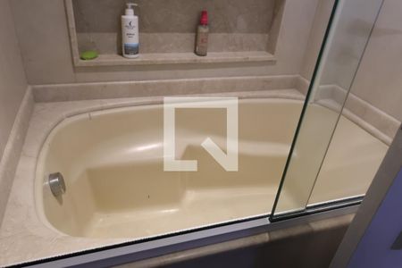 Apartamento para alugar com 227m², 3 quartos e 2 vagasBanheiro quarto 3