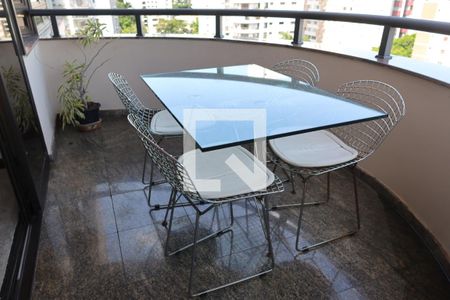Apartamento para alugar com 227m², 3 quartos e 2 vagasVaranda 2