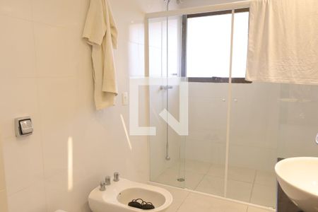 Apartamento para alugar com 227m², 3 quartos e 2 vagasBanheiro quarto 3