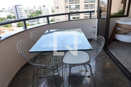 Apartamento para alugar com 227m², 3 quartos e 2 vagasVaranda 2