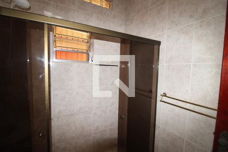 Casa à venda com 200m², 2 quartos e 1 vagaBanheiro 2