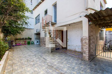 Casa à venda com 260m², 5 quartos e 4 vagas Casa à venda com 260m², 5 quartos e 4 vagasQuintal da casa 1 e 2