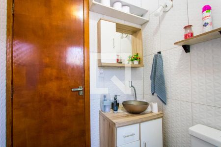 Casa à venda com 260m², 5 quartos e 4 vagas Casa à venda com 260m², 5 quartos e 4 vagasCasa 1 - Banheiro