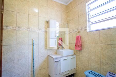 Casa à venda com 260m², 5 quartos e 4 vagas Casa à venda com 260m², 5 quartos e 4 vagasCasa 2 - Banheiro social 1