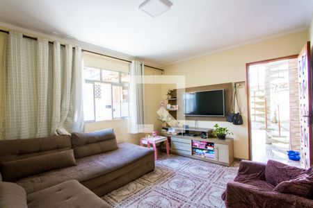 Casa à venda com 260m², 5 quartos e 4 vagas Casa à venda com 260m², 5 quartos e 4 vagasCasa 2 - Sala