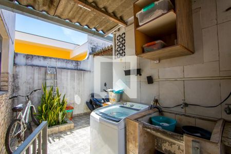 Casa à venda com 260m², 5 quartos e 4 vagas Casa à venda com 260m², 5 quartos e 4 vagasCasa 1 - Área de serviço