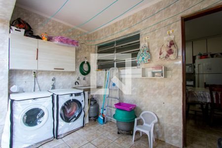 Casa à venda com 260m², 5 quartos e 4 vagas Casa à venda com 260m², 5 quartos e 4 vagasCasa 2 - Área de serviço