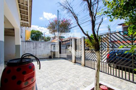 Casa à venda com 260m², 5 quartos e 4 vagas Casa à venda com 260m², 5 quartos e 4 vagasQuintal da casa 1 e 2