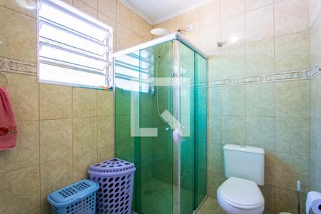 Casa à venda com 260m², 5 quartos e 4 vagas Casa à venda com 260m², 5 quartos e 4 vagasCasa 2 - Banheiro social 1