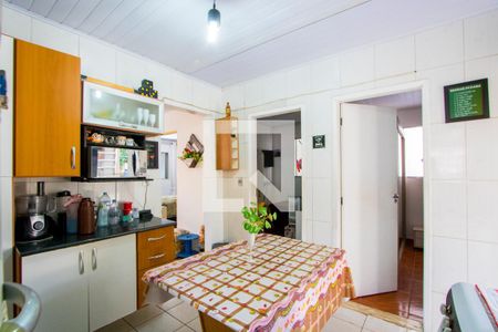 Casa à venda com 260m², 5 quartos e 4 vagas Casa à venda com 260m², 5 quartos e 4 vagasCasa 1 - Cozinha