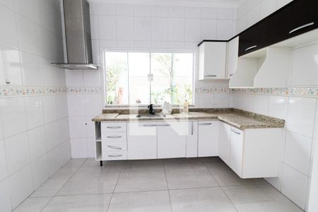 Casa à venda com 168m², 4 quartos e 4 vagas Casa à venda com 168m², 4 quartos e 4 vagasCozinha