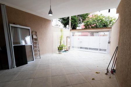 Casa à venda com 168m², 4 quartos e 4 vagas Casa à venda com 168m², 4 quartos e 4 vagasGaragem