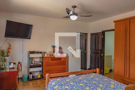 Casa à venda com 252m², 3 quartos e 5 vagas Casa à venda com 252m², 3 quartos e 5 vagasQuarto 3