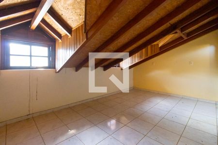 Casa de condomínio à venda com 330m², 3 quartos e 6 vagasSótão