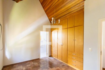 Casa de condomínio à venda com 330m², 3 quartos e 6 vagasQuarto da suíte 3