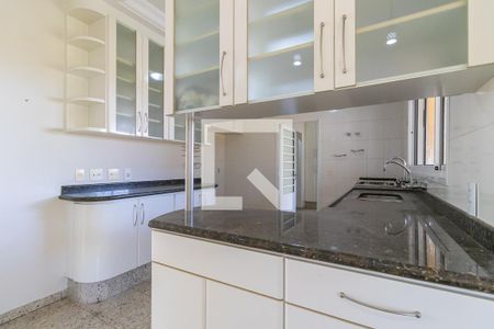 Casa de condomínio à venda com 330m², 3 quartos e 6 vagasCozinha