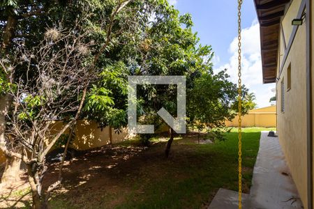 Casa de condomínio à venda com 330m², 3 quartos e 6 vagasQuintal