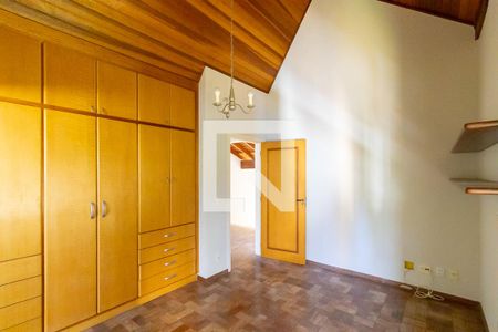 Casa de condomínio à venda com 330m², 3 quartos e 6 vagasQuarto da suíte 3