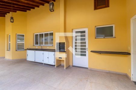 Casa de condomínio à venda com 330m², 3 quartos e 6 vagasChurrasqueira