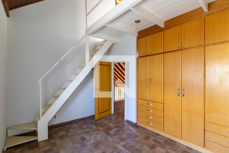 Casa de condomínio à venda com 330m², 3 quartos e 6 vagasQuarto da suíte 2