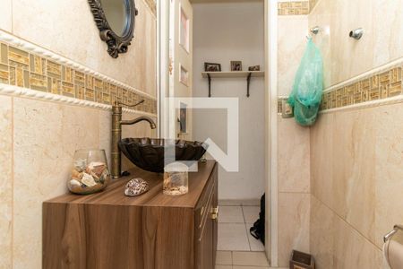 Casa à venda com 102m², 2 quartos e 1 vagaBanheiro