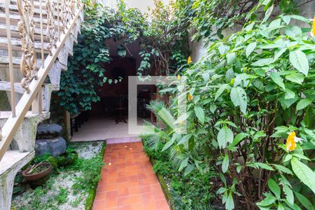 Casa à venda com 102m², 2 quartos e 1 vagaQuintal