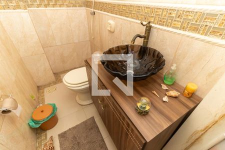 Casa à venda com 102m², 2 quartos e 1 vagaBanheiro