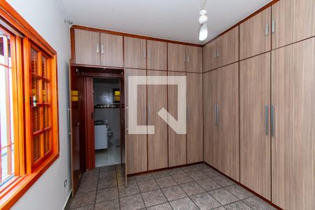 Casa à venda com 250m², 3 quartos e 4 vagas Casa à venda com 250m², 3 quartos e 4 vagasSuíte
