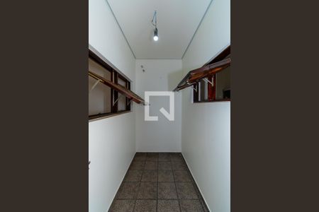 Casa à venda com 250m², 3 quartos e 4 vagas Casa à venda com 250m², 3 quartos e 4 vagasEscritório