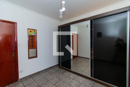 Casa à venda com 250m², 3 quartos e 4 vagas Casa à venda com 250m², 3 quartos e 4 vagasQuarto 1