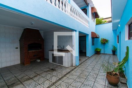 Casa à venda com 250m², 3 quartos e 4 vagas Casa à venda com 250m², 3 quartos e 4 vagasQuintal 2