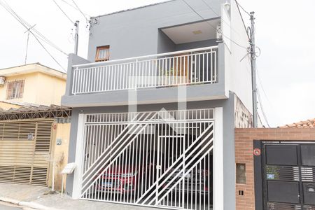 Casa à venda com 250m², 3 quartos e 2 vagas Casa à venda com 250m², 3 quartos e 2 vagasFachada