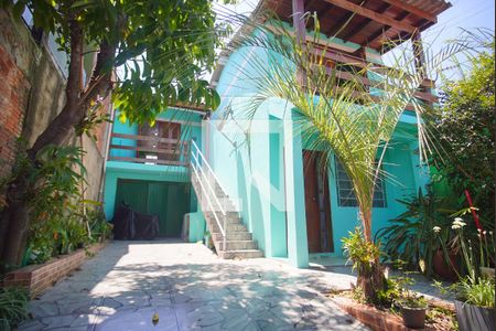 Casa à venda com 120m², 2 quartos e 1 vaga Casa à venda com 120m², 2 quartos e 1 vagaFachada