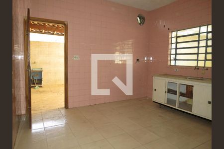 Casa à venda com 200m², 2 quartos e 2 vagasCozinha