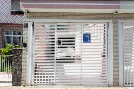 Casa à venda com 140m², 3 quartos e 2 vagas Casa à venda com 140m², 3 quartos e 2 vagasFachada