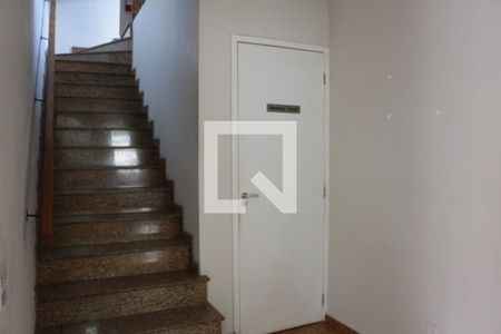Casa à venda com 400m², 6 quartos e 5 vagasEscada