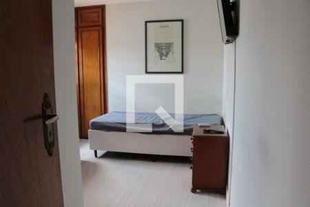 Casa à venda com 400m², 6 quartos e 5 vagasQuarto 2