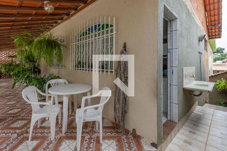 Casa à venda com 150m², 3 quartos e 2 vagas Casa à venda com 150m², 3 quartos e 2 vagasÁrea Gourmet - Varanda