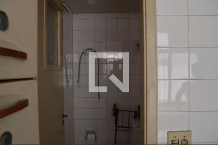 Apartamento à venda com 100m², 3 quartos e 1 vaga Apartamento à venda com 100m², 3 quartos e 1 vagaBanheiro de serviço