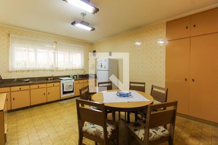 Casa para alugar com 233m², 4 quartos e 3 vagas Casa para alugar com 233m², 4 quartos e 3 vagasCozinha