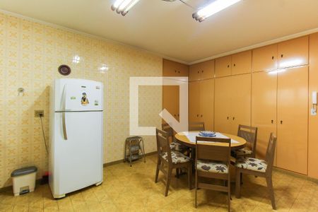 Casa para alugar com 233m², 4 quartos e 3 vagas Casa para alugar com 233m², 4 quartos e 3 vagasCozinha