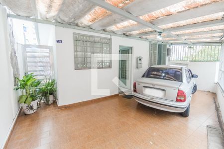Casa à venda com 128m², 2 quartos e 2 vagas Casa à venda com 128m², 2 quartos e 2 vagasFachada