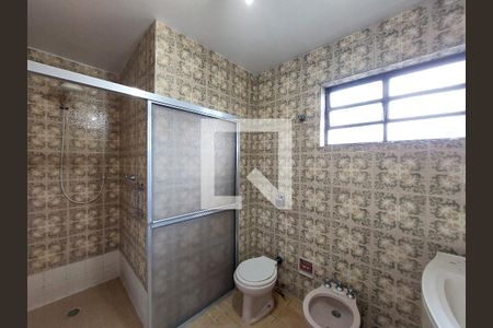Casa à venda com 242m², 2 quartos e 2 vagasBanheiro 2