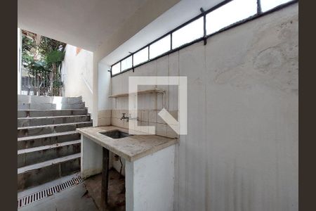 Casa à venda com 242m², 2 quartos e 2 vagasÁrea de Serviço