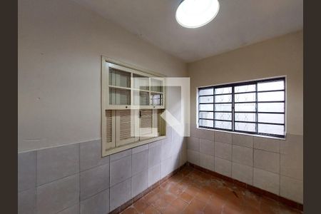 Casa à venda com 242m², 2 quartos e 2 vagasQuarto na Área de Serviço