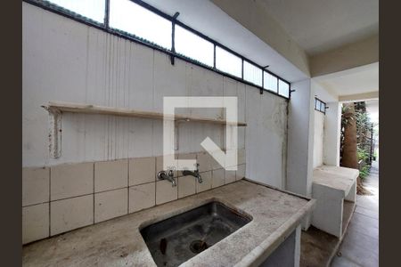 Casa à venda com 242m², 2 quartos e 2 vagasÁrea de Serviço