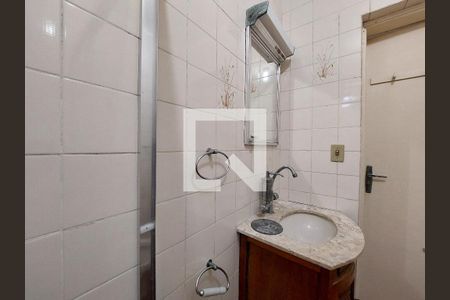 Casa à venda com 242m², 2 quartos e 2 vagasBanheiro 1